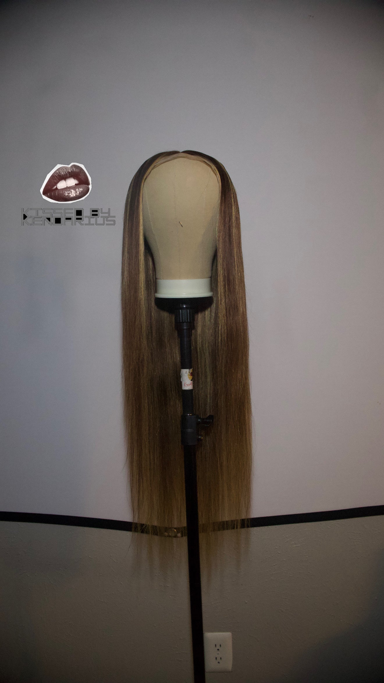 Ariel Honey Blonde Straight Unit 36”