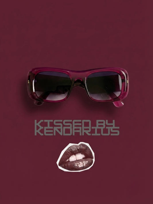 Maroon Kisses